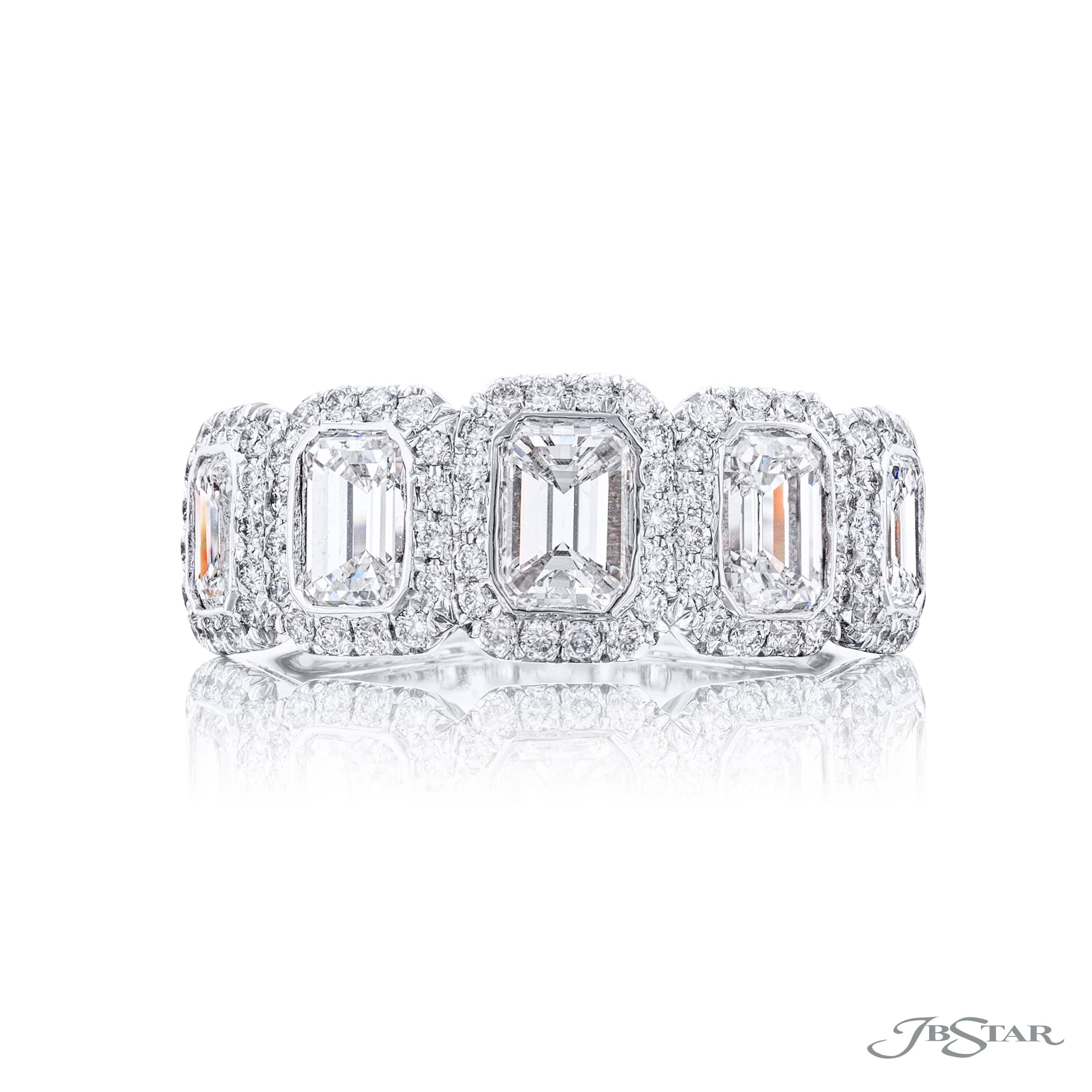 BEAUTIFUL DIAMOND WEDDING BAND FEATURING 5 RADIANT-CUT DIAMONDS BEZEL-SET IN A MICRO PAVE SETTING. HANDCRAFTED IN PURE PLATINUM.