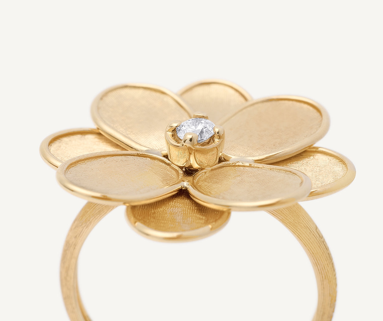 18K YELLOW GOLD AND DIAMOND FLOWER RING FROM THE PETALI COLLECTION