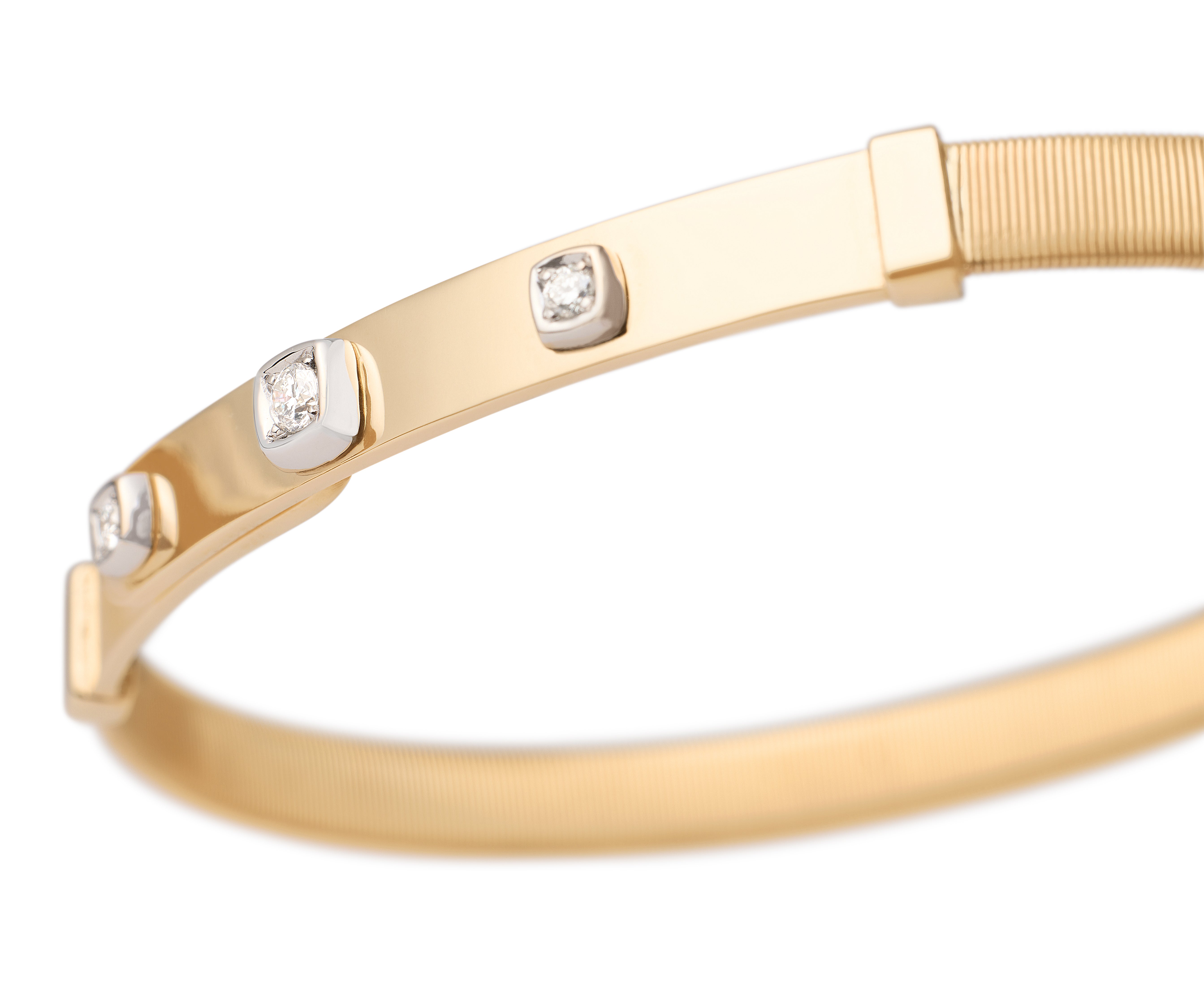 18K GOLD DIAMOND BANGLE FROM THE MASAI COLLECTION