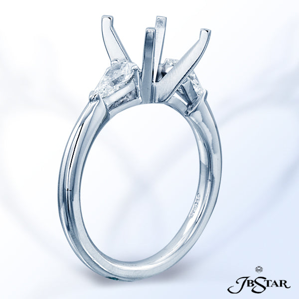 JB STAR DIAMOND SEMI-MOUNT IN CLASSIC 3-STONE SETTING WITH TWO KITE-SHAPED DIAMONDS EMBRACING THE 4-