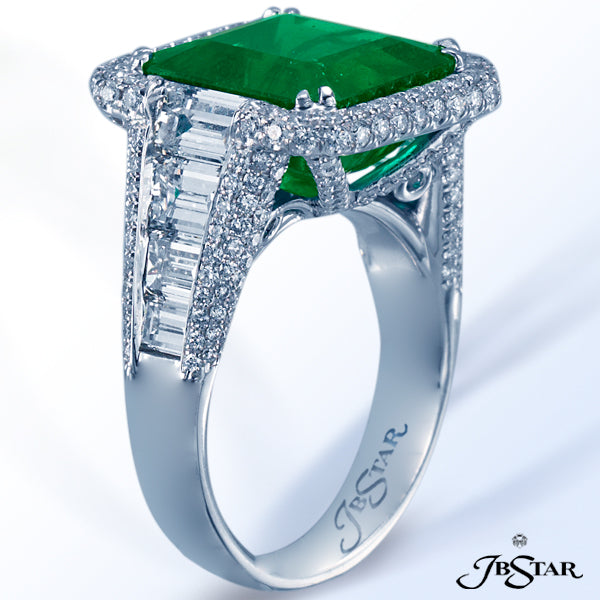 JB STAR EMERALD AND DIAMOND RING HANDCRAFTED WITH A MAGNIFICENT 7.20 CT ZAMBIAN EMERALD-CUT EMERALD,