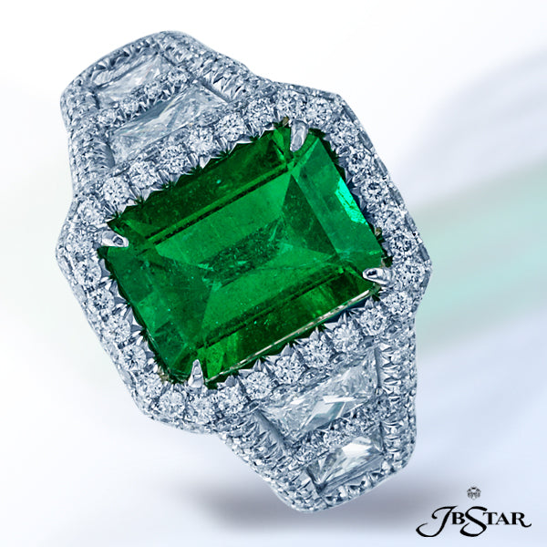 JB STAR EMERALD AND DIAMOND RING IN A PLATINUM PAVE SETTING FEATURING A BEAUTIFUL 2.78 CT EMERALD-CU